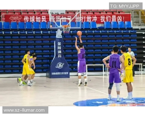 篮球激荡青春热血逐梦赛场展现团队拼搏与荣耀时刻