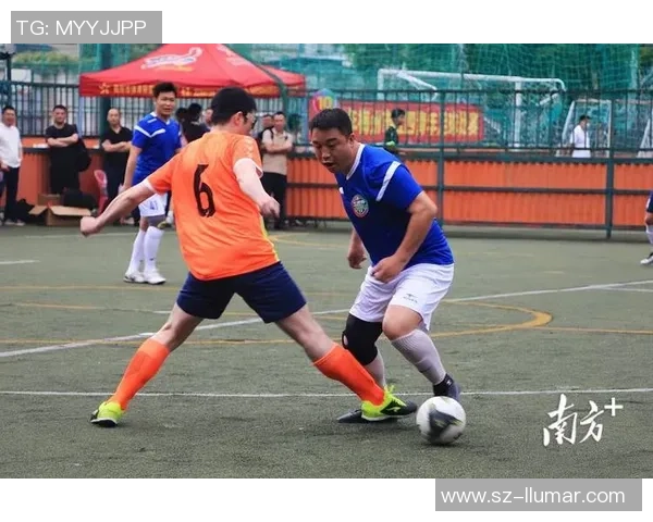 足球巨星带领球队逆袭巅峰时刻解析激情赛场背后的奋斗历程